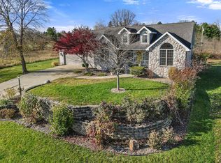 304 Tulip Dr, Three Oaks, MI 49128