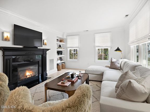 3rd image of 178 Milbank Ave #2