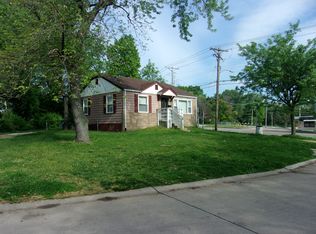 8301 Whitewater Dr, Saint Louis, MO 63134