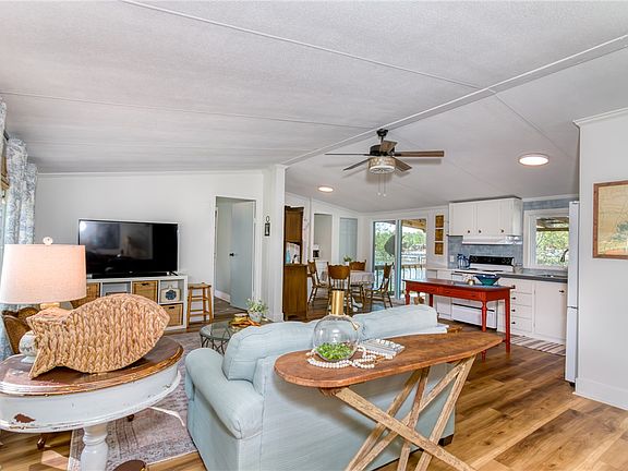 2nd image of 150 Lake Forest Dr