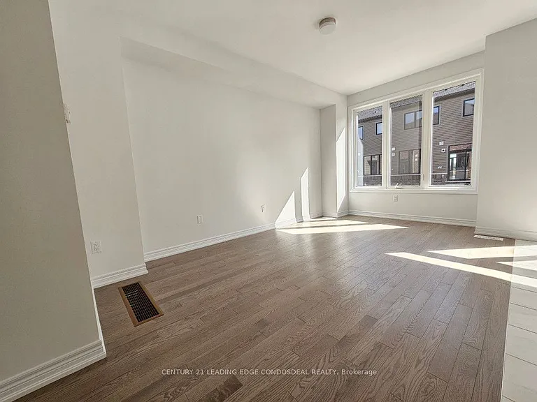 21 Milady Cres — Photo 10