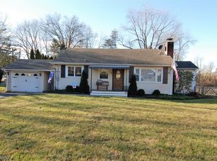 3 Plane Hill Rd, Washington, NJ 07882