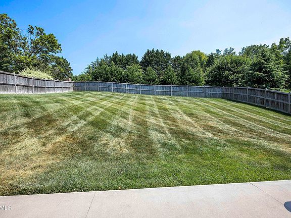 3rd image of 7506 Bellingham Dr