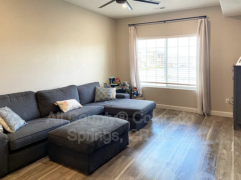1762 Grand Overlook St — Photo 9
