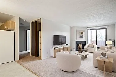 1415 McKercher Dr #3 — Photo 2