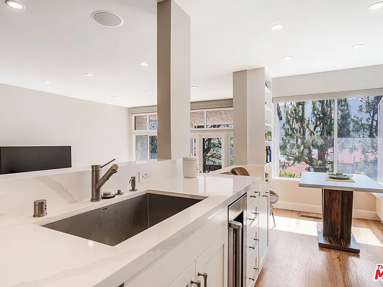 17083 Palisades Cir — Photo 11