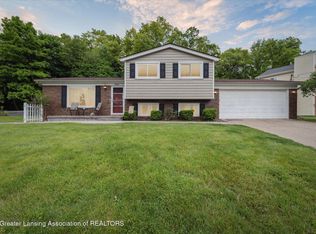 8385 Woodland Shore Dr, Brighton, MI