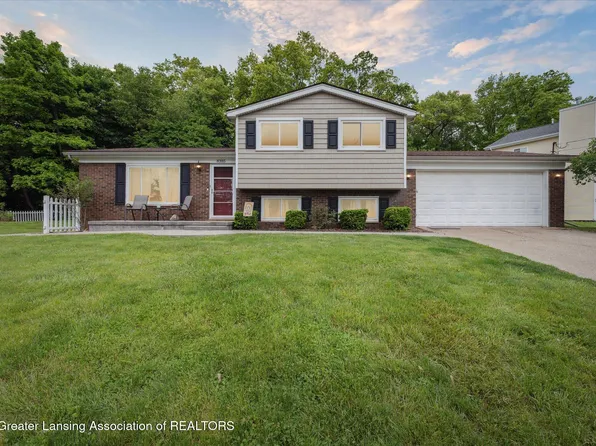 8385 Woodland Shore Dr, Brighton, MI 48114