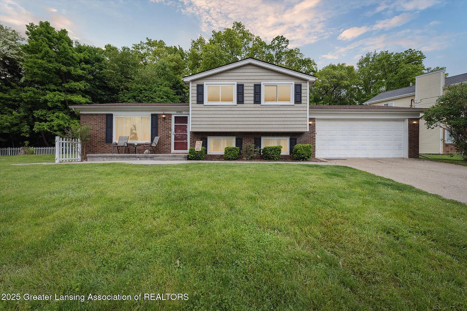 8385 Woodland Shore Dr photo 1