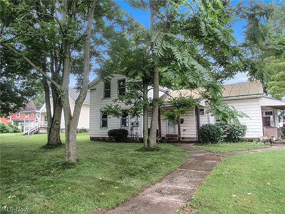 2nd image of 106 Prospect St