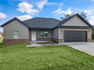 2332 John W Montgomery Cir, Pea Ridge, AR 72751