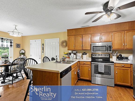5th image of 3503 Fox Run Ln NE