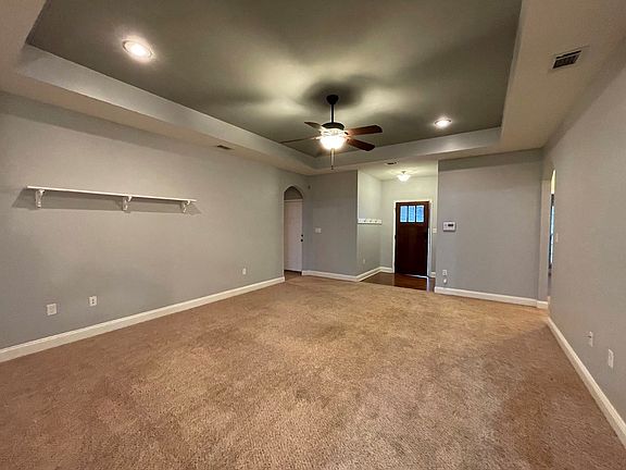 2nd image of 4915 Stonewall Cir