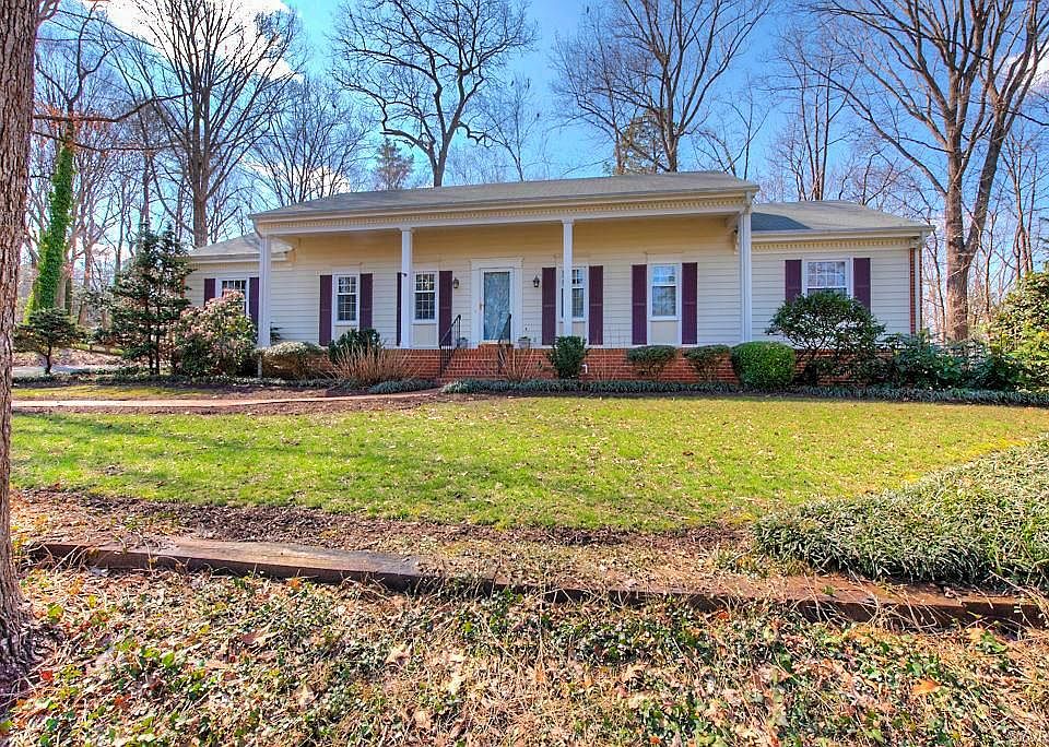 1st image of 13071 Fairway Ln