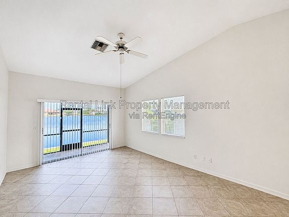 2nd image of 320 SW 3rd Pl APT 4