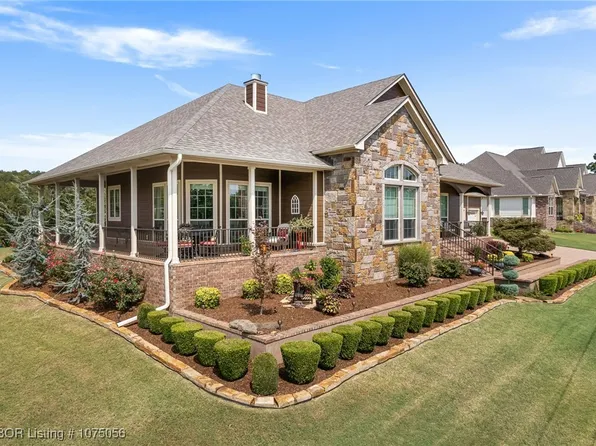 8736 Crestline Dr, Hackett, AR 72937