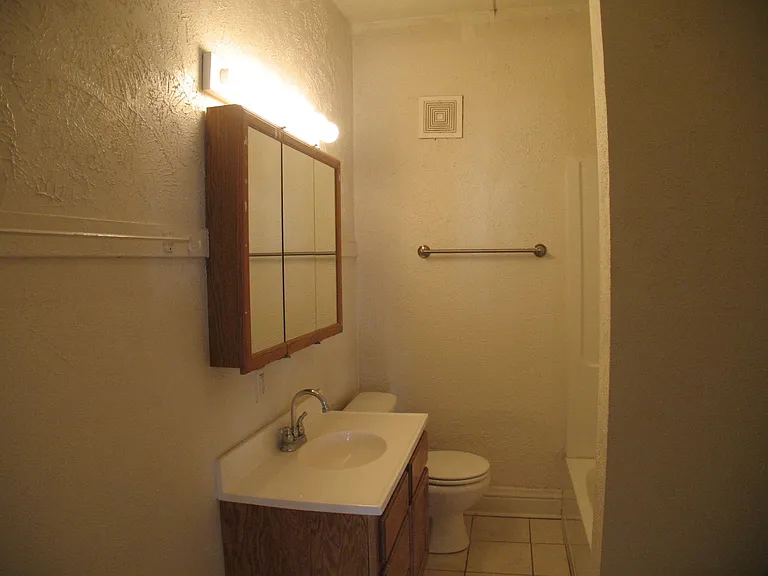 502 Bryan St #F — Photo 10