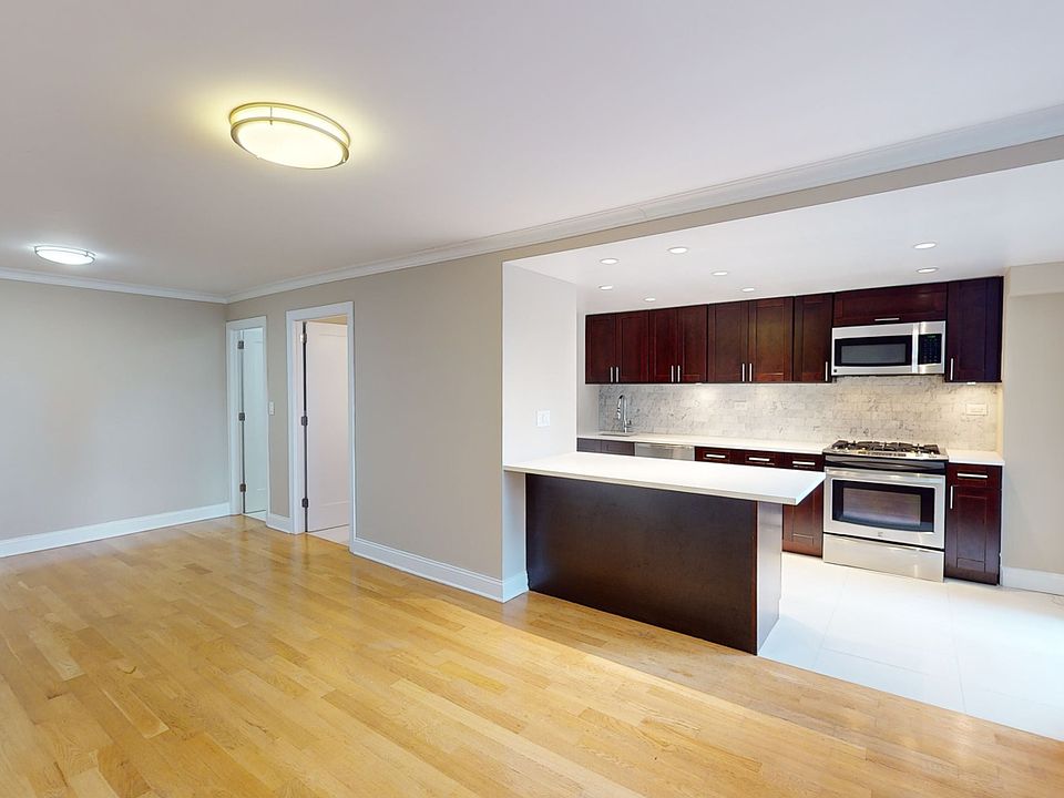 1st image of 310 Greenwich St APT 19L