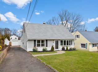 98 Sunrise Ter, Cedar Grove, NJ 07009