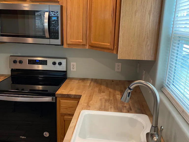 1309 Arthur Ave — Photo 3