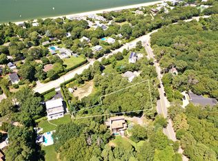 53 Peconic Rd, Hampton Bays, NY 11946
