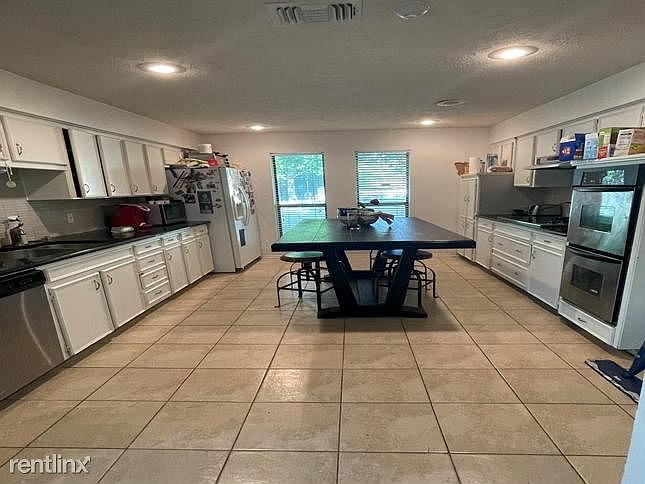 1st image of 2421R Maple Leaf Dr