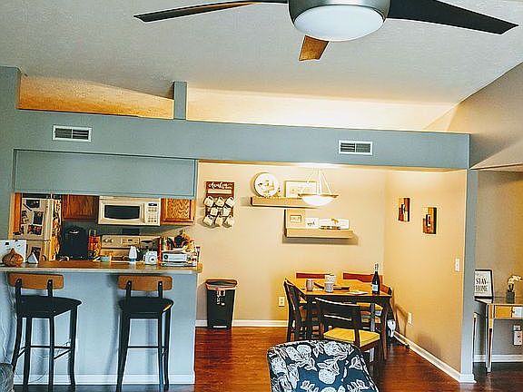 4th image of 3318 Emerald Lakes Dr Unit 3C