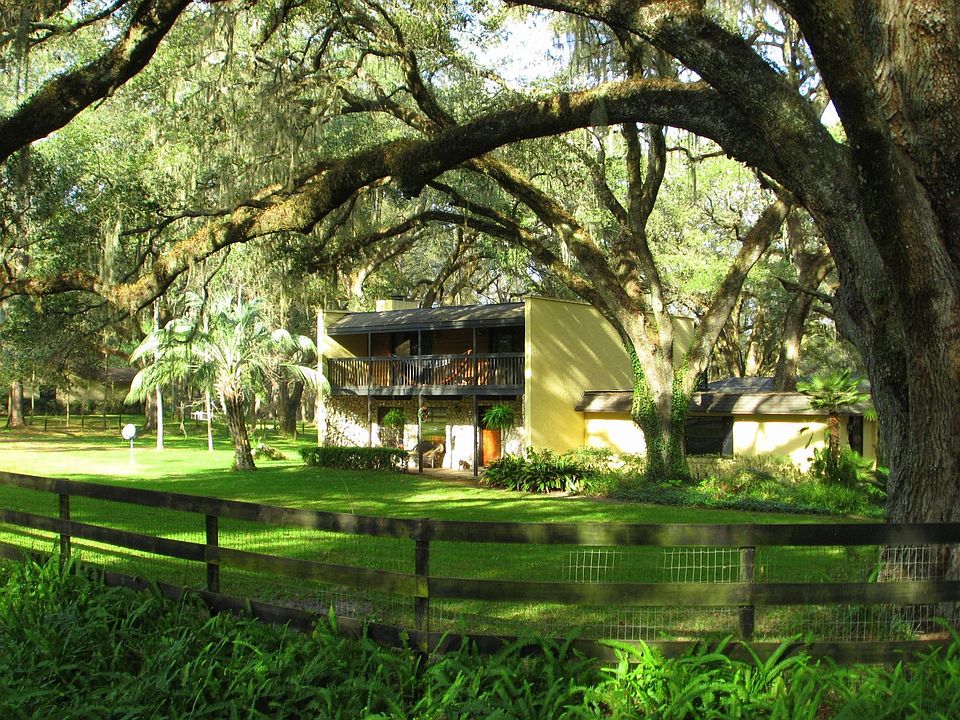 1st image of 3 Lake Wood Cir