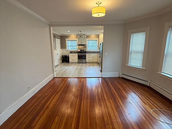 3rd image of 283 Sutton St Floor 1