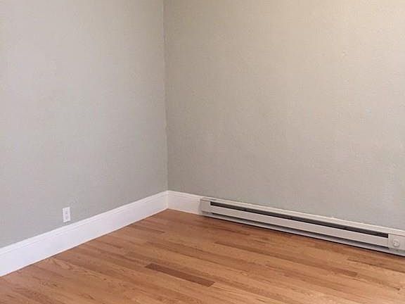 4th image of 42 Beckford St #4