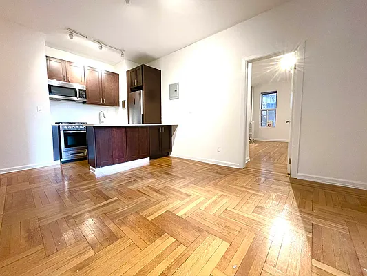 Rented by R New York | media 2