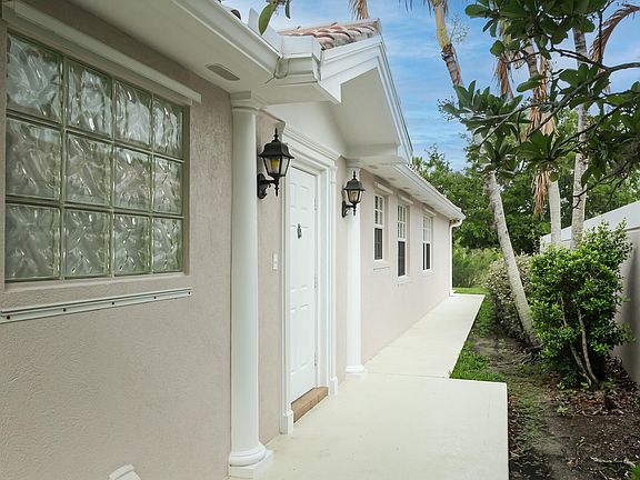3rd image of 10714 SW Elsinore Drive
