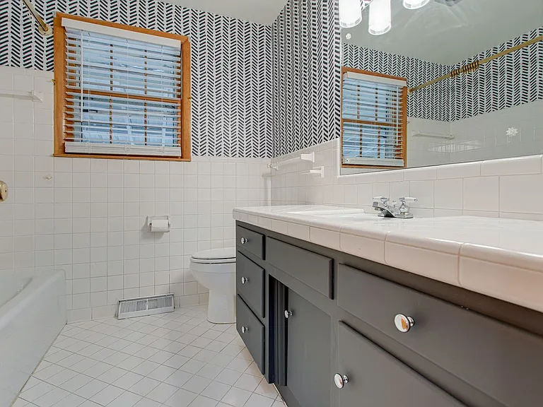 171 McCall St — Photo 20