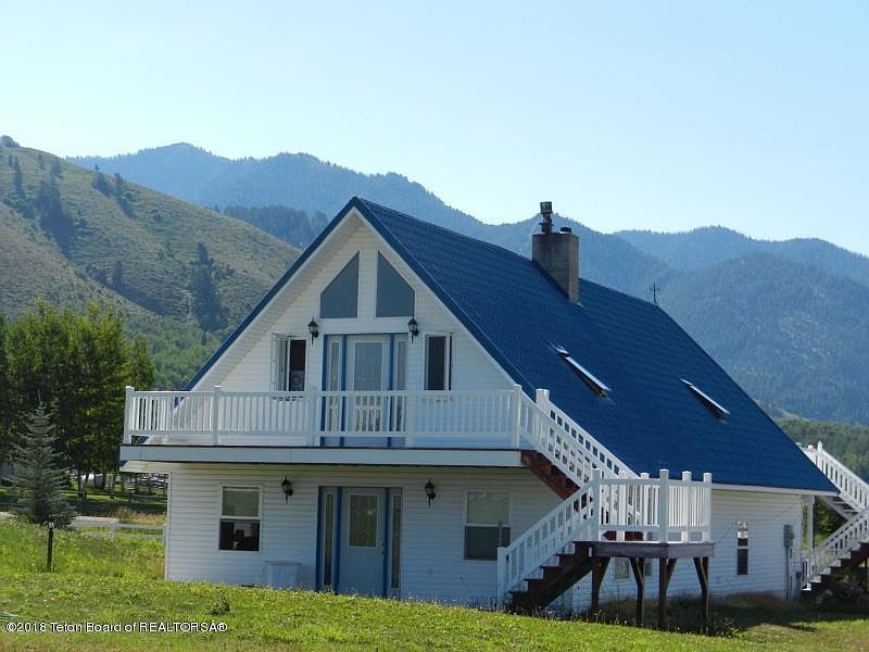 1st image of 225 Saddle Dr