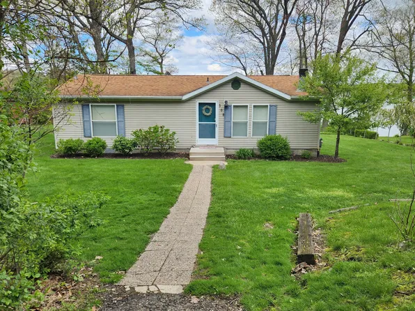 308 Lake Shore Dr, Cassopolis, MI 49031