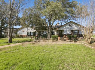 900 Moore Rd, Mansfield, TX 76063