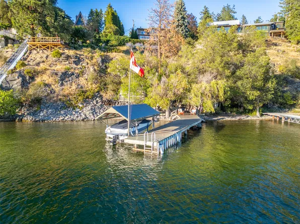 1988 Dewdney Rd, Kelowna, BC V1V 2C3