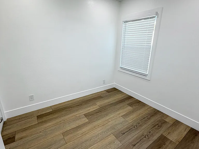 119 E Phillips Blvd — Photo 8