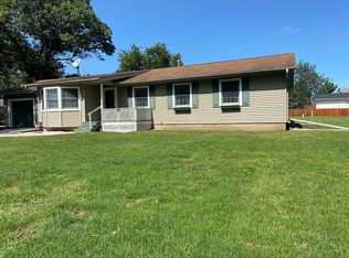 302 N Hiawatha St, Shabbona, IL 60550