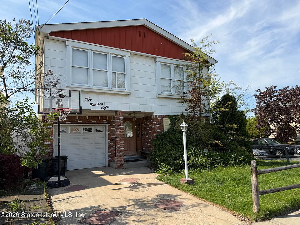 1st image of 208 Kelly Blvd