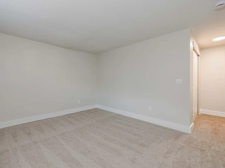 Northside Manor Apartments — Photo 23