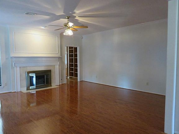 5th image of 16931 Shady Square Ct