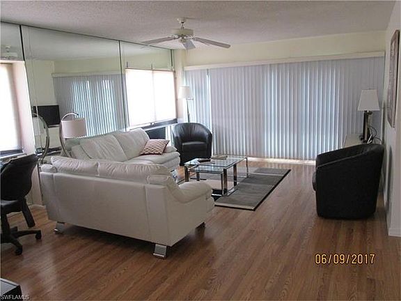 3rd image of 7406 Lake Breeze Dr APT 611