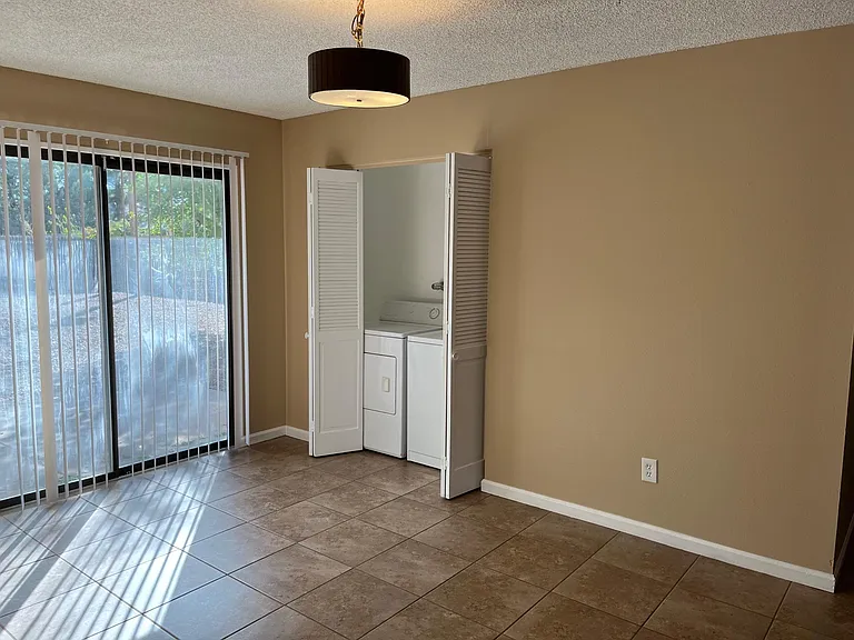610 Swinging Spear Rd — Photo 10