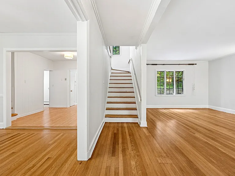 10 River Rd — Photo 3