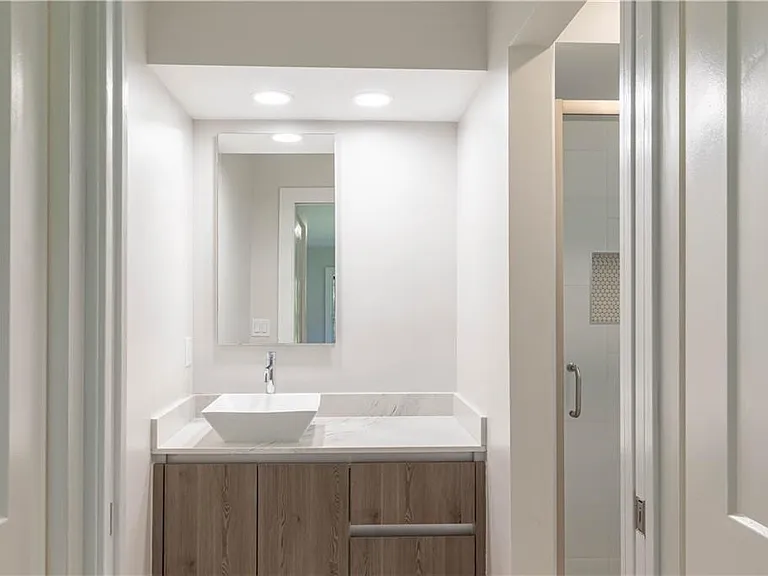 5740 36th Pl — Photo 9