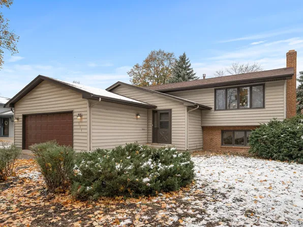 504 Lyn Park Cir N, Minneapolis, MN 55411
