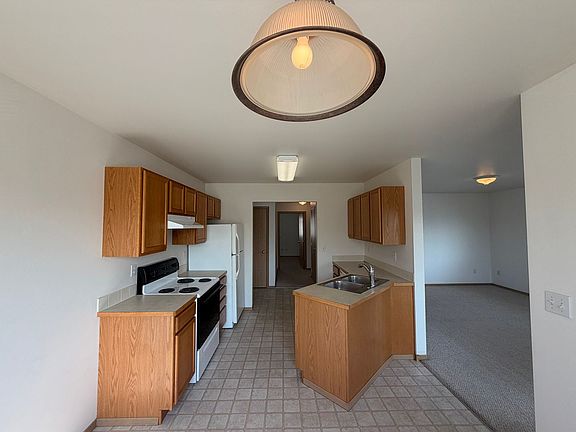 2nd image of 595 Eastmont Ave #D