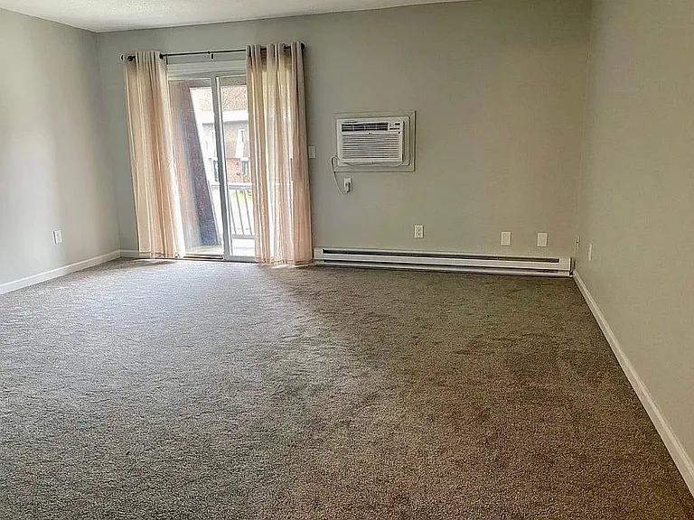 20 Lawrence Ave #38C — Photo 9