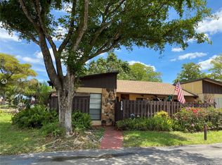 538 Briarwood Cir #1-47, Hollywood, FL 33024